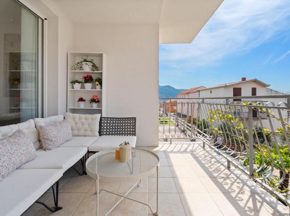 Luxury Apartment Beyond Stobreč Εξωτερικό φωτογραφία