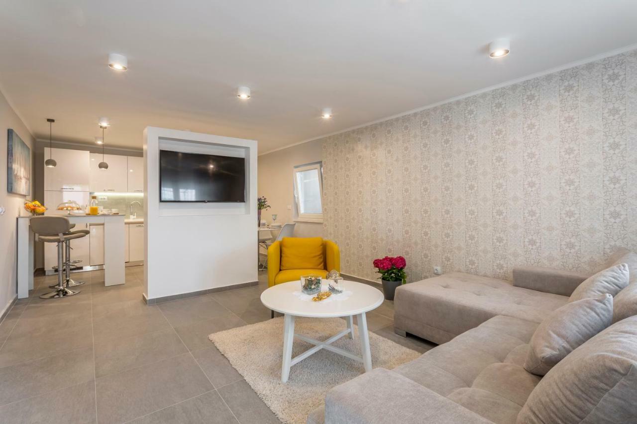 Luxury Apartment Beyond Stobreč Εξωτερικό φωτογραφία