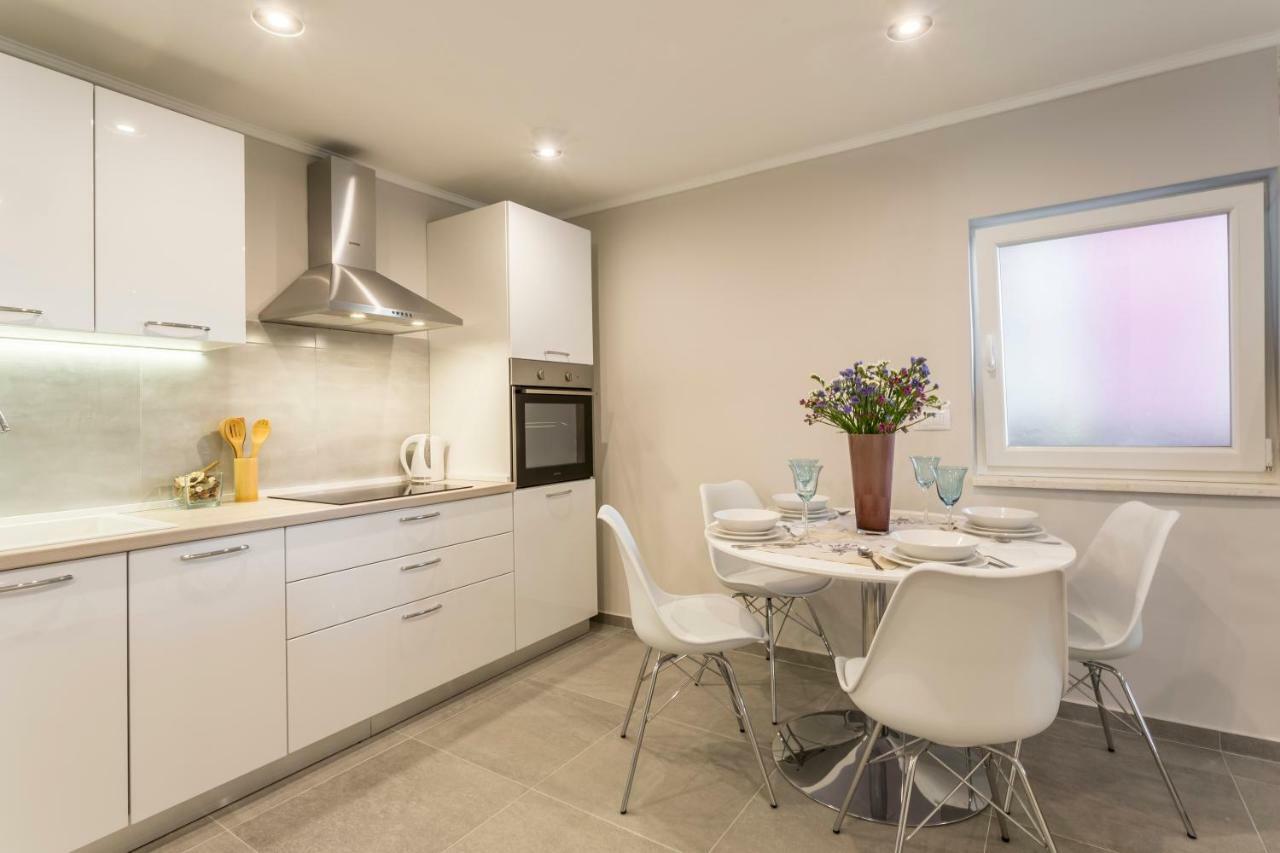 Luxury Apartment Beyond Stobreč Εξωτερικό φωτογραφία