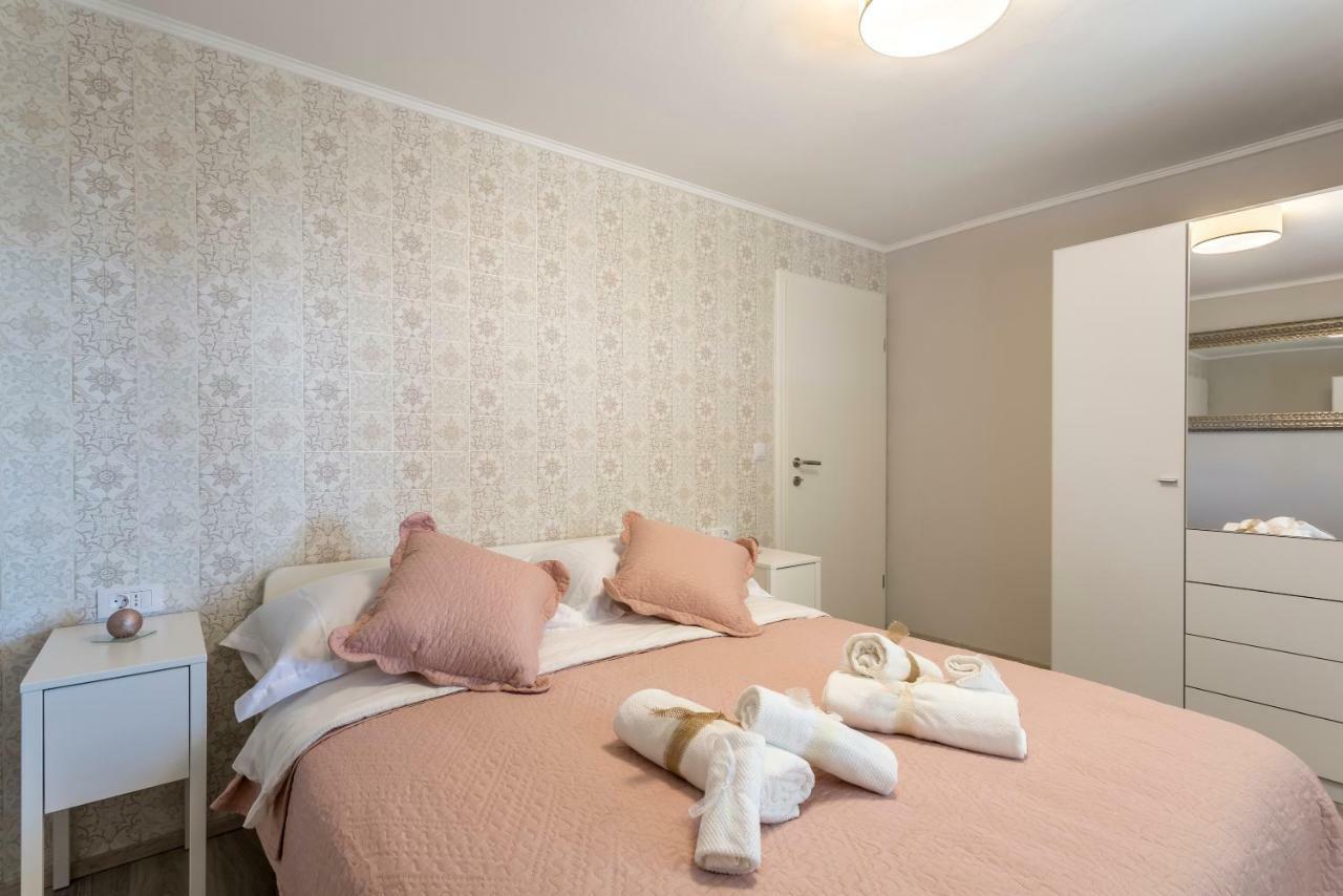 Luxury Apartment Beyond Stobreč Εξωτερικό φωτογραφία