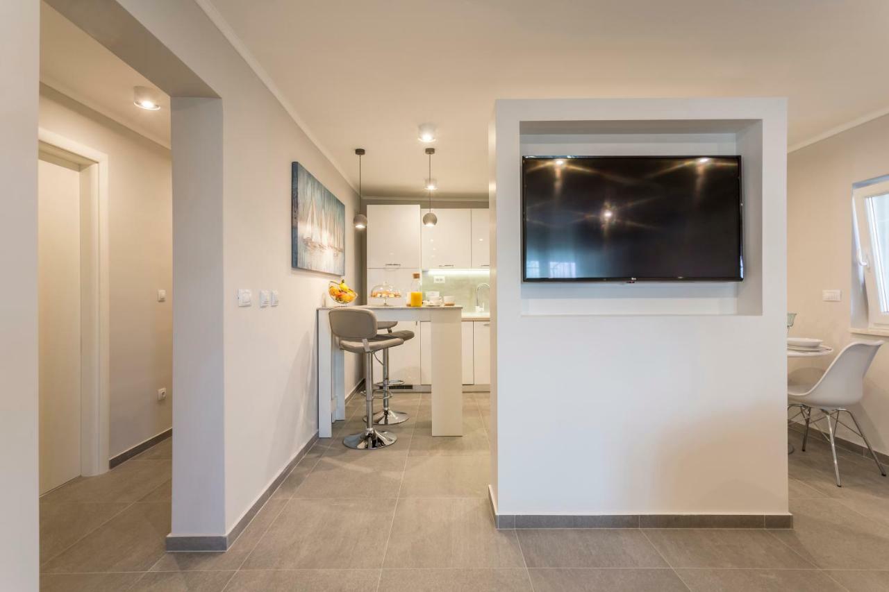 Luxury Apartment Beyond Stobreč Εξωτερικό φωτογραφία